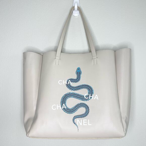 Cha Cha Cha Nel Cream Tote Bag with Blue Snake - Picture 2 of 10